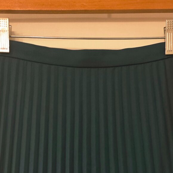 J.Crew Pleated Midi Skirt | Emerald Green Satin | Petite 4P | Holiday Glam - Picture 2 of 4